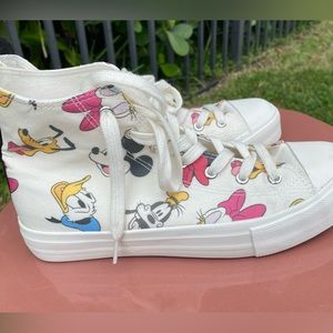 Disney Mickey and Friends  Hightop Sneakers Size 8